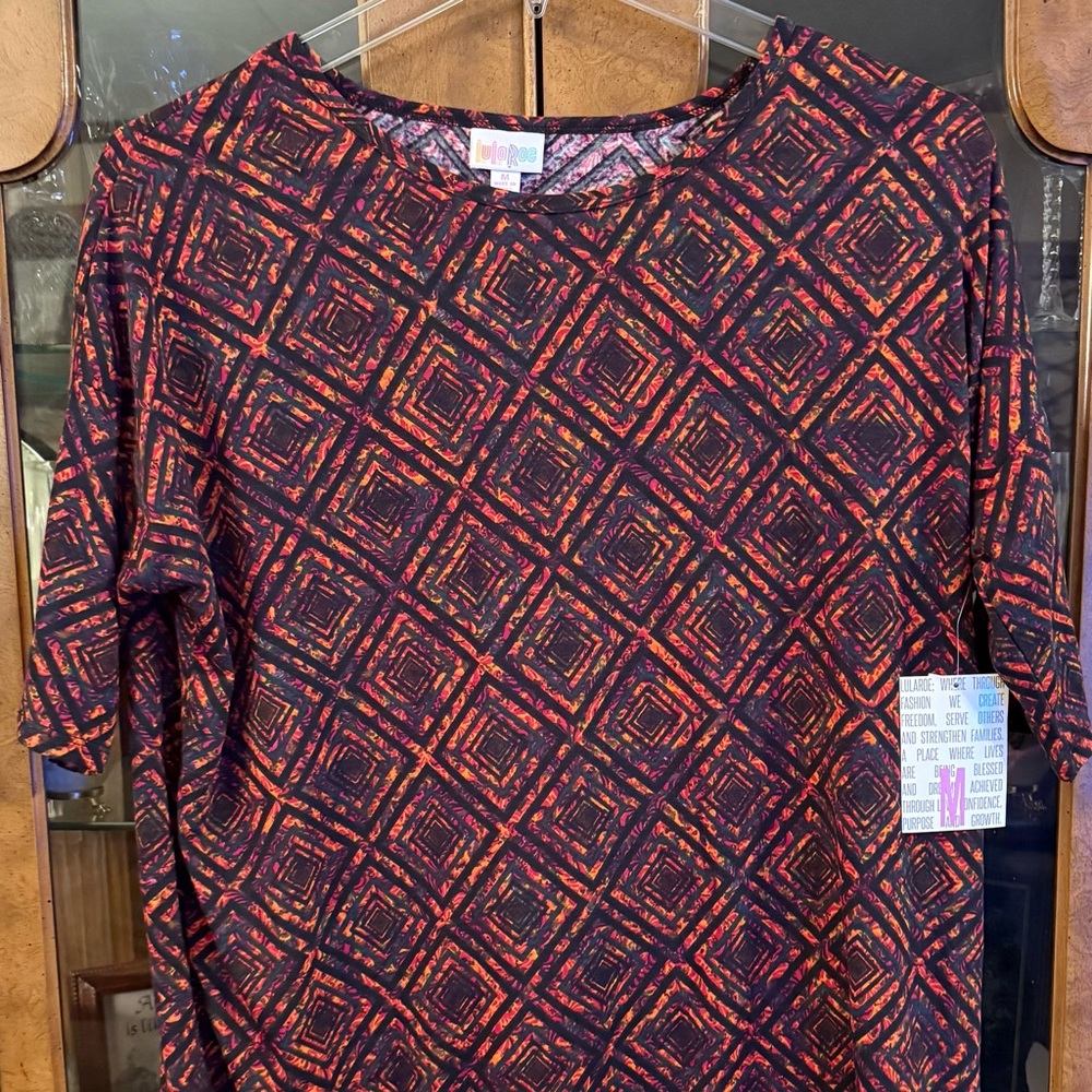 LuLaRoe Irma Geometric Pattern Shirt - NWT Short Sleeve Size Medium